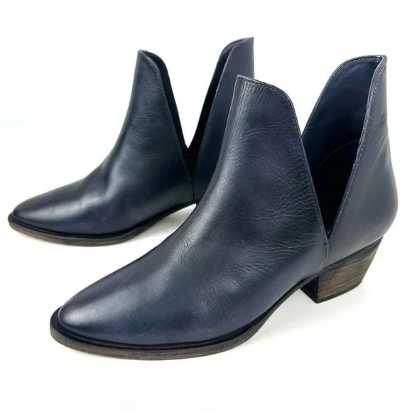 NEW Free People Charm Double V Ankle Bootie  Blue Leather Stacked Heel Size 39.5 - Picture 2 of 13